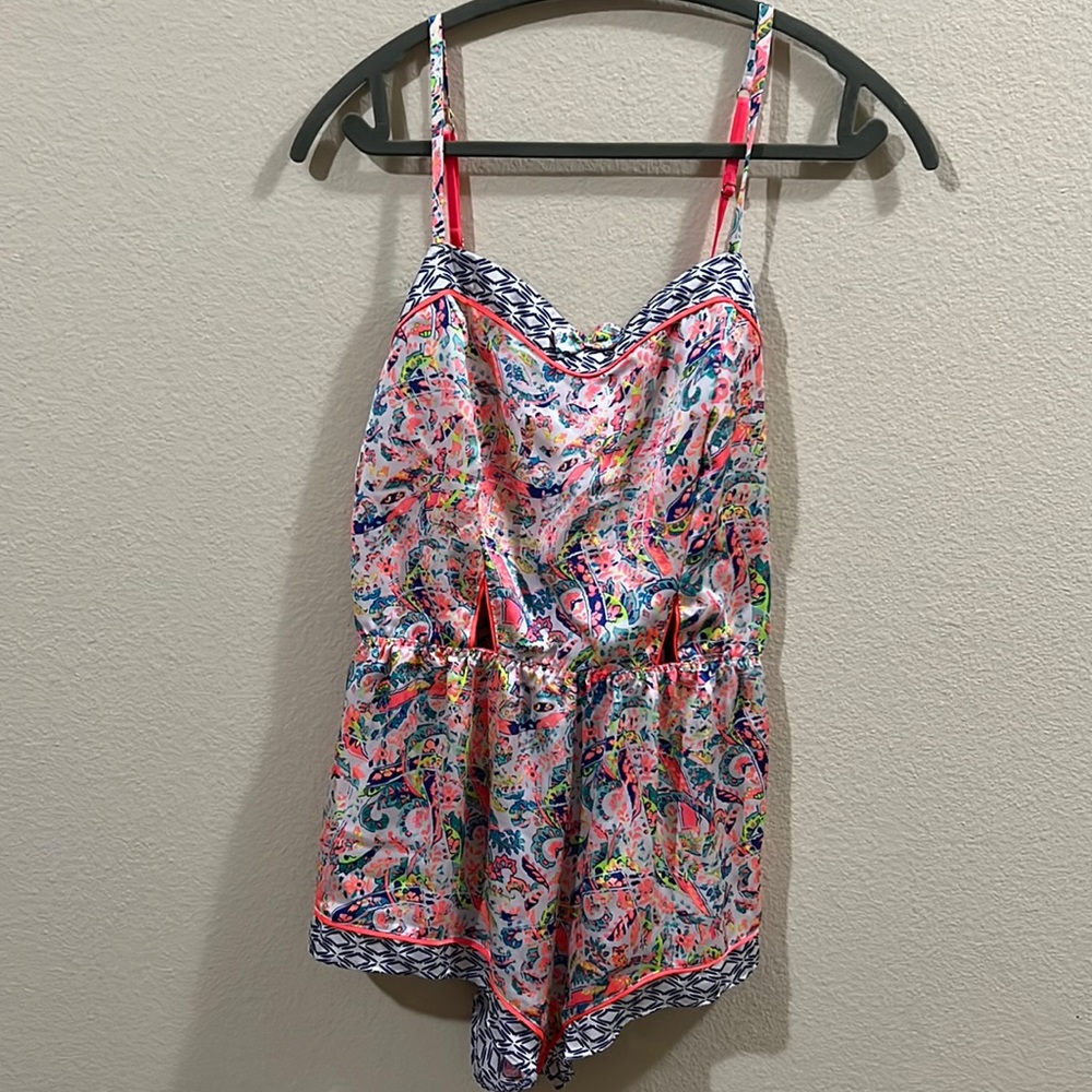 Victoria’s Secret sleepwear lingerie, women’s size large paisley multicolor